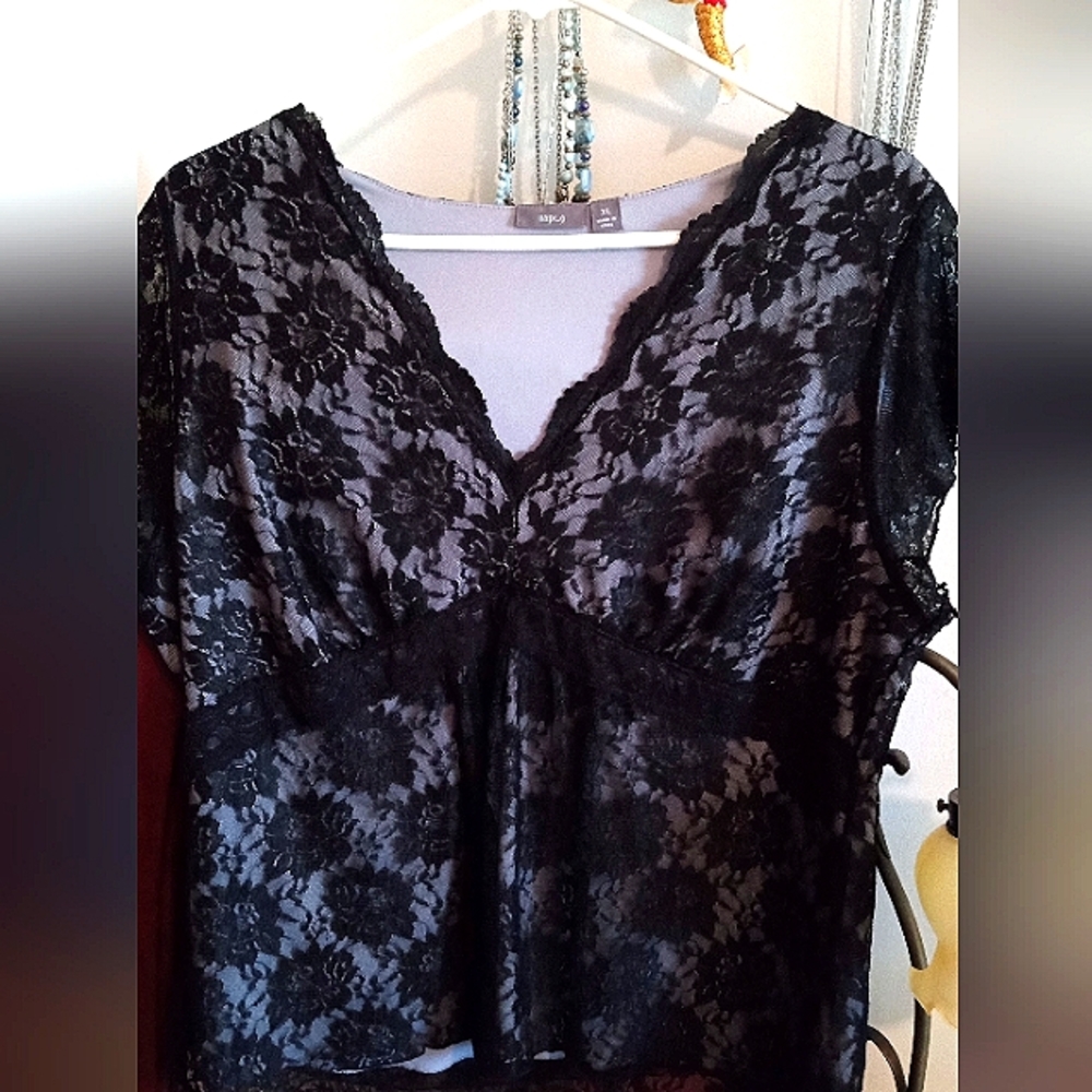 APT 9 Black Lace Floral pattern.